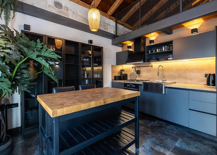 Amazing In Kastel Stari With Wifi Дом отдыха *