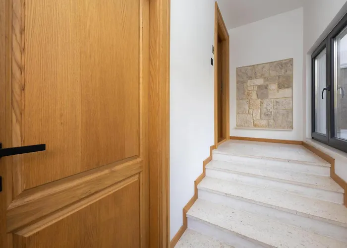 Amazing In Kastel Stari With Wifi Каштела